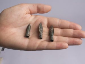 <p>Fig. 5. Bronze arrowheads from Persian destruction debris, field 49</p>
