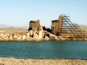 <p>Fig. 8. View of the Great eyvān (the Western eyvān) from the south in 1994 (photo: A. Mousavi)</p>
