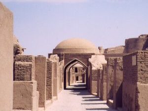 <p>Fig. 4. View of the Bazaar before its destruction. The Citadel and its tower can be seen in the background, upper right (image: C. Adle, courtesy of the Bam Research Base)</p>
