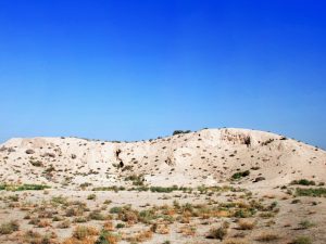 <p>Fig. 1. View of Tepe Balekin (photo: M. Eshreaghi, Creative Commons)</p>
