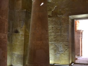 <p>Fig. 3. The Hibis Temple. Interior of the hypostal hall (image: R. Röllinger).</p>
