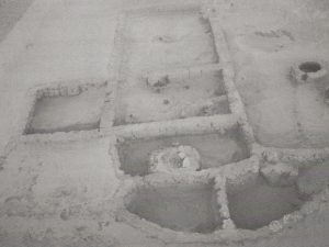 <p>Fig. 4. Photo of House MMP (after Wuttman, “Les qanats de ‘Ayn-Manâwîr (oasis de Kharga, Égypte),” p.117)</p>
