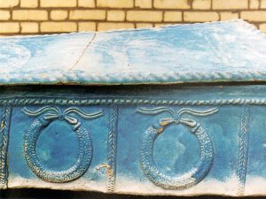 <p>Fig. 4. Glazed terracotta sarcophagus (photo: Mehdi Rahbar)</p>
