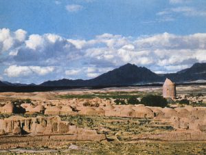 <p>Fig. 1. The Kāshmar tower in the village of Aliābād in the late 1950s (image: after Hinz, <em>Zarathustra</em>, color photograph)</p>
