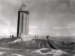 <p>Fig. 5. Robert Byron’s photograph of the Gonbad-e Qābūs in 1934 (image: Archnet.org/collection, image 08575)</p>
