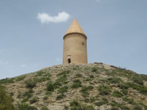 <p>Fig. 1. The Rādkan tower seen from the south (Image: CreativeCommons)</p>
