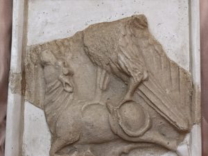 <p>Fig. 17. Qal’eh Zohāk. Stucco panel depicting an eagle hunting a bull<br />
(photo: Fabien Danny, published under Creative Commons license CC BY-SA 2.5: https://commons.wikimedia.org/<br />
wiki/File:Zahhak_castle_stucco_1.JPG)</p>
