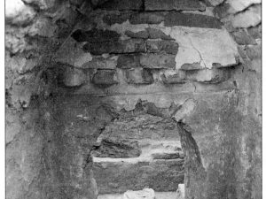 <p>Fig. 5. Part of the vaulted stairway (after Rahbar, “Ārāmgāh-e zirzamini-ye elymā’i dar Sāleh Dāvood,” p. 300, pl. 15)</p>
