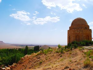 <p>Fig. 1. Sheykh Jonayd Tomb Tower (image: CreativeCommons)</p>
