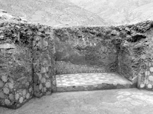 <p>Fig. 3. The remains of a nineteenth-century <em>hammām</em> or bath from Lasbū (photo: M. Mousavi)</p>
