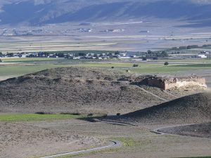 <p>Fig. 3. The Tall-e Takht. View from the northeast</p>
