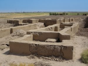 <p>Fig. 1. Parts of Level 5 architectural remains at Qara Tepe (photo: Z. Lajavardi, Creative Commons)</p>
