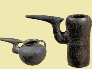 <p>Fig. 3. Two ceramic vessels found at Qeytariyeh (after Kambakhsh Fard, <em>A Glance at Tehran 3000 Years Ago</em>, p. 6)</p>
