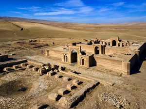 <p>Fig. 2. Rōbāt Sharaf. View from the southeast (image: CreativeCommons).</p>
